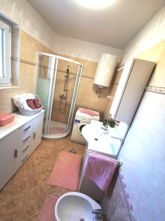 פורץ Apartment Tanja מראה חיצוני תמונה