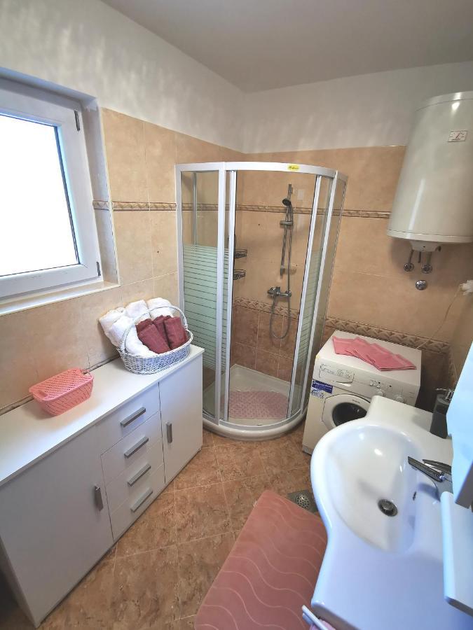 פורץ Apartment Tanja מראה חיצוני תמונה