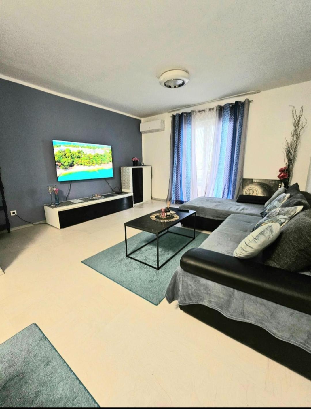 פורץ Apartment Tanja מראה חיצוני תמונה